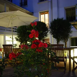 3* מלון Alhambra