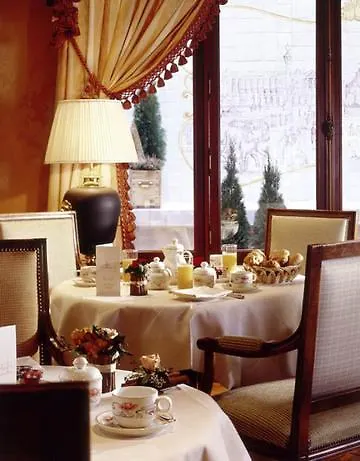 ****  Hotel Mayfair פריז צרפת